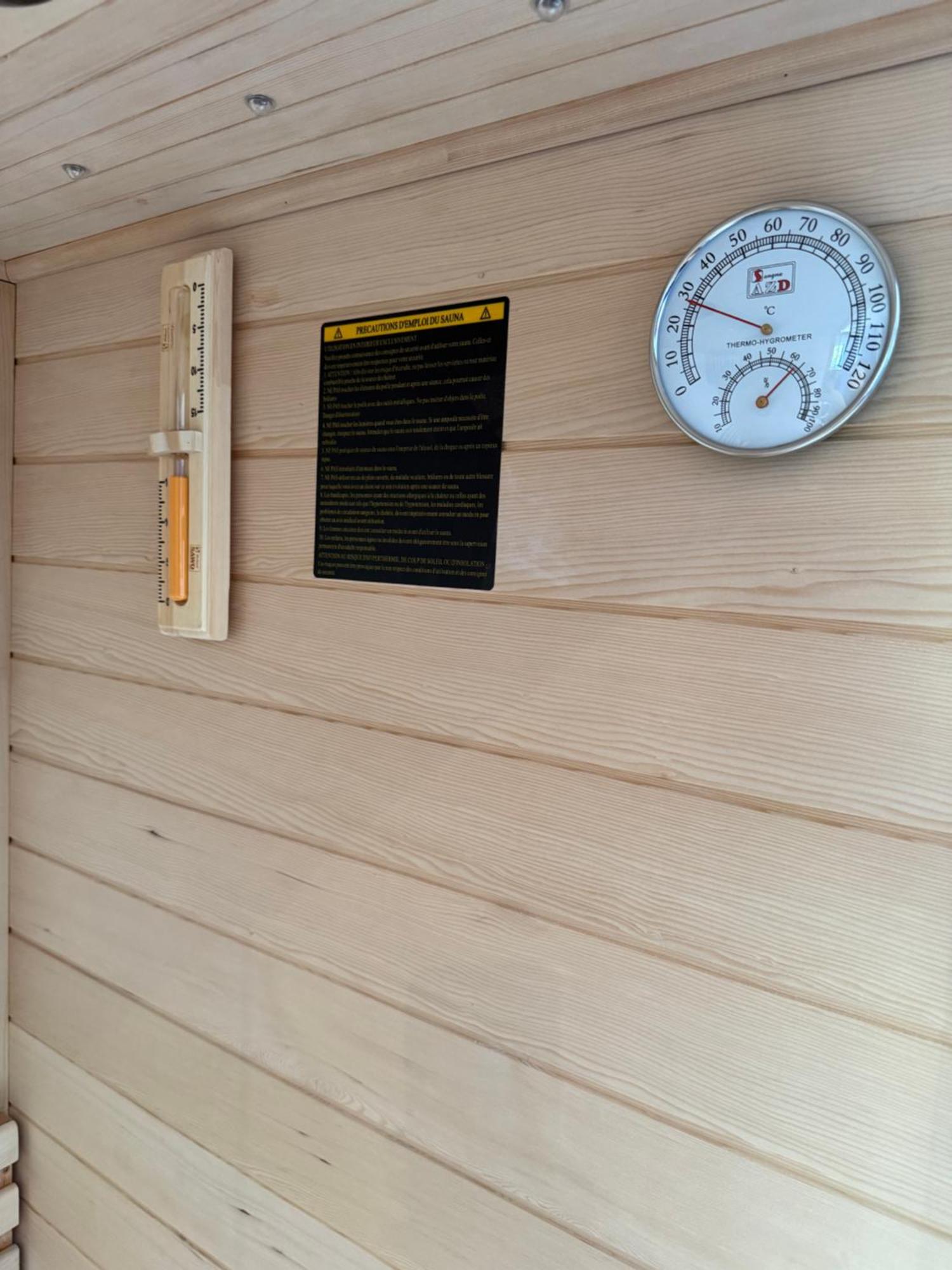 Capsule Retour Vers Le Futur Maubeuge Exterior foto